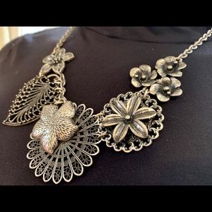 Vintage premier designs floral necklace